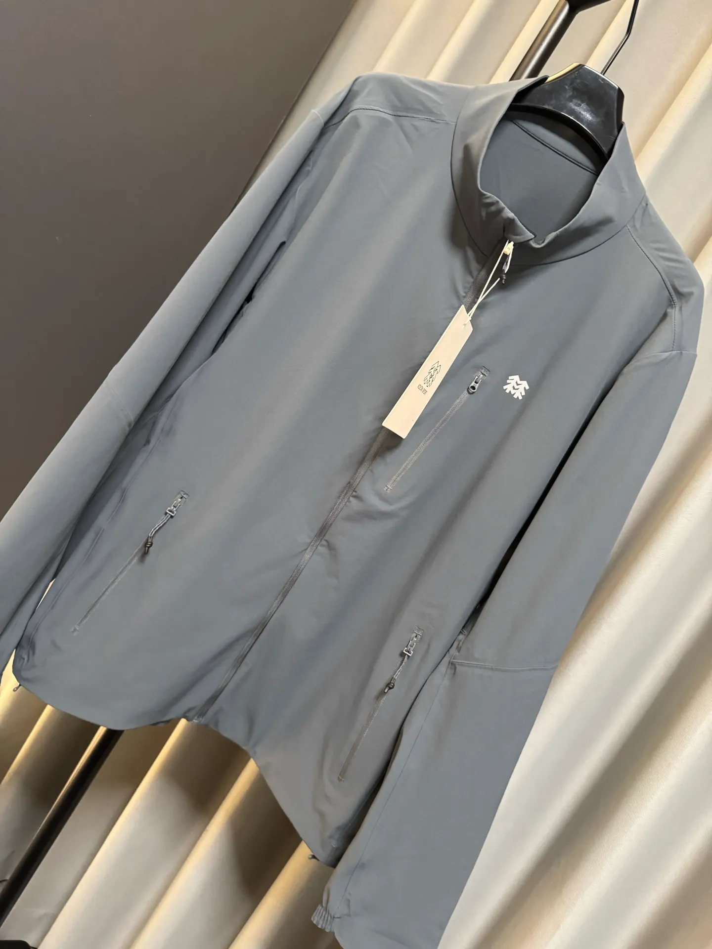 [Premium replica] KOLON SPORT/Kelon 26Fw TECHSHELL 3L soft shell jacket, stretch thin jacket (grey blue), originally purchased from KF, exclusive customization, custom dyed fabric, light and breathable, windproof and water repellent, hand pockets, taped inside, comfortable and not stuffy, look for the correct version Size: m/l/xl/2xl/3xl/4xl